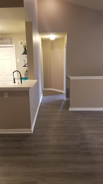 Building Photo - 6584 Swissco Dr