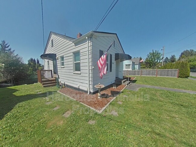 Building Photo - 1011 N Rainier Ave