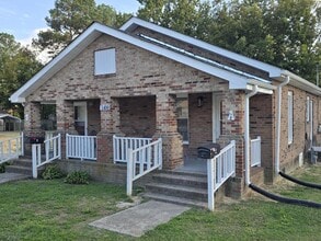 Building Photo - 1400 Nash St SE