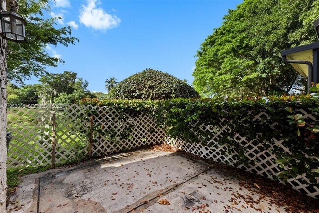 Building Photo - 181 Wimbledon Lakes Dr