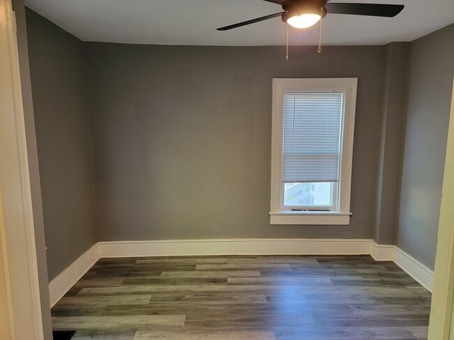 Building Photo - 412 S Main St