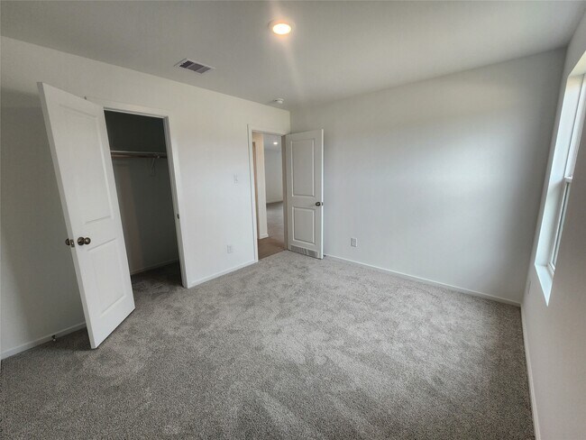 Building Photo - 14813 N Ascot Bnd Cir