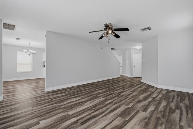 Building Photo - 1427 Hade Falls Ln