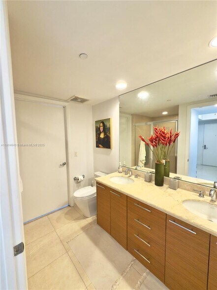 Building Photo - 50 Biscayne Blvd