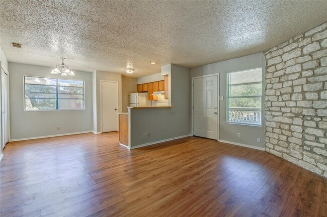 Building Photo - 400 Hedgewood Dr