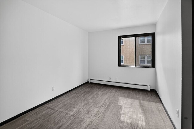 Building Photo - 3722 W Karstens Dr