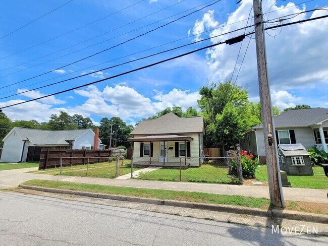 Building Photo - 226 Cummings St