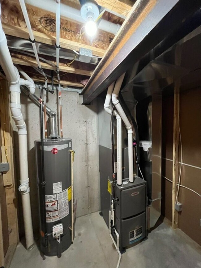 Building Photo - 517
