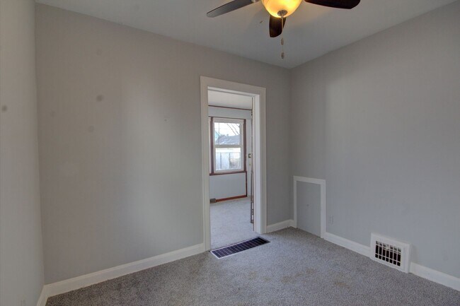 Building Photo - Charming 2 bed bungalow