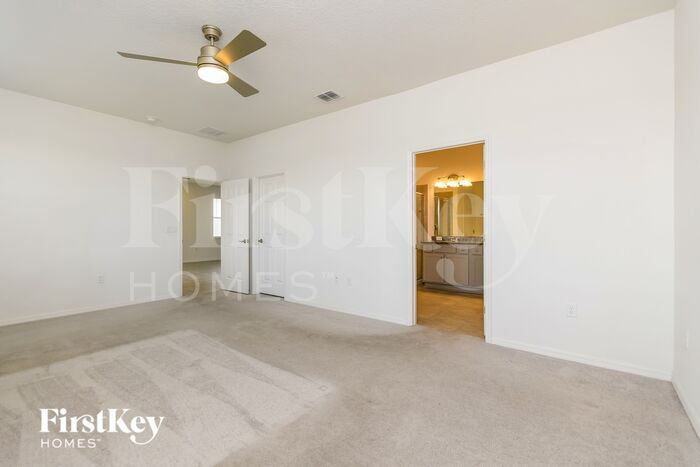 Building Photo - 1630 Isleta Lp