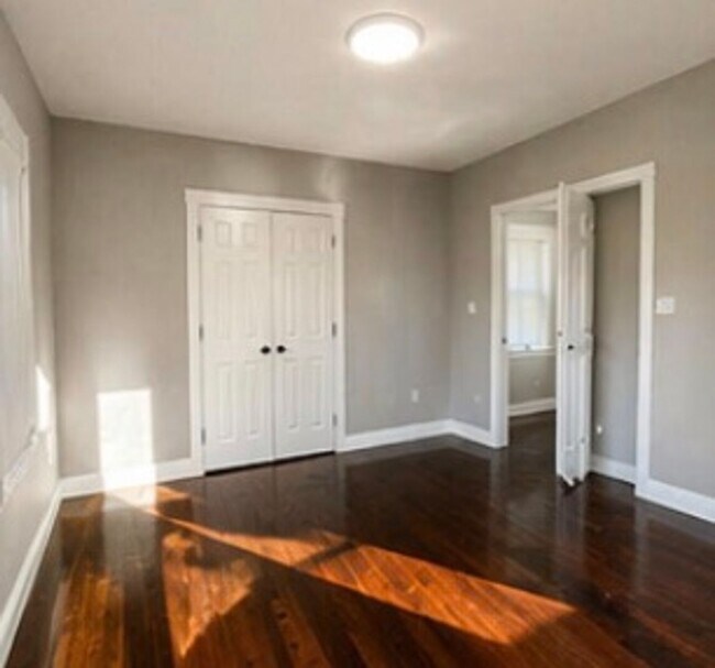 Building Photo - 2732 Union St