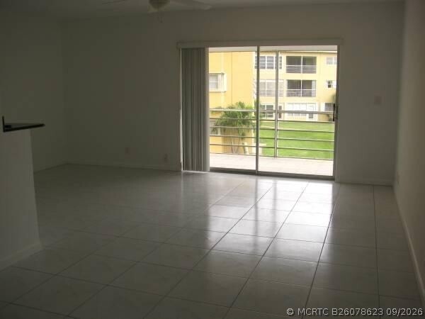 Building Photo - 4200 Crystal Lake Dr