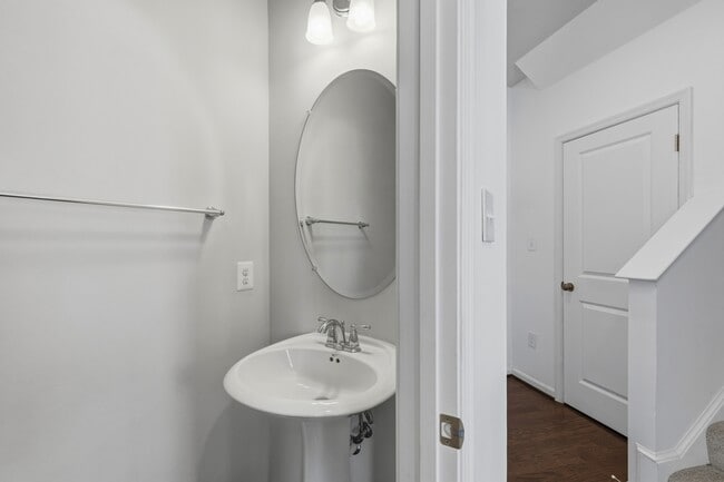 Building Photo - 1137 Red Hawk Way