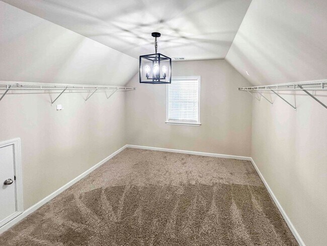 Building Photo - Immaculate 4 BR/3 BA Traditional in Acworth!