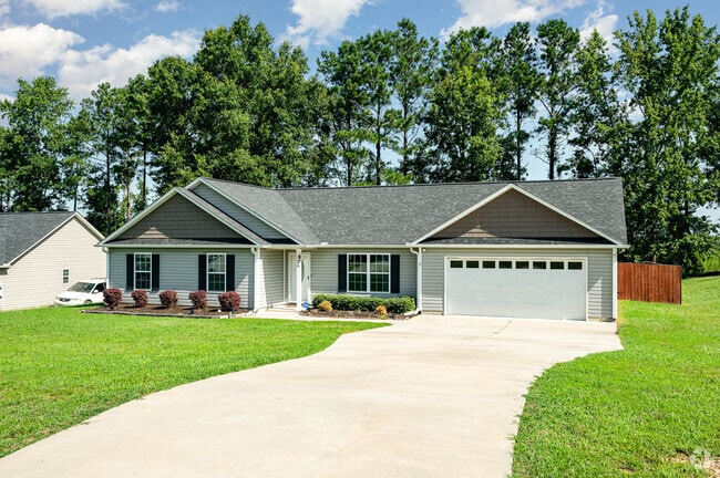 Building Photo - 3200 Silver Fox Cir