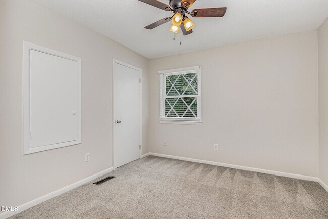 Building Photo - 806 Primrose St