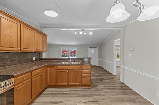 Building Photo - 100 Caviness Dr