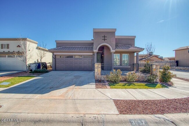 Primary Photo - 3852 Loma Cortez Dr
