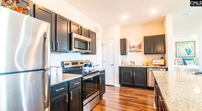 Building Photo - 440 Town Center Pl