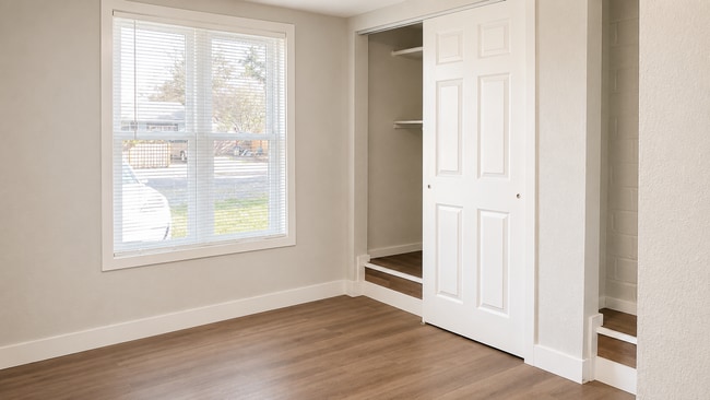 Building Photo - Renovated 3-Bedroom Home with Fenced Yard, Fireplace & In-Unit Laundry