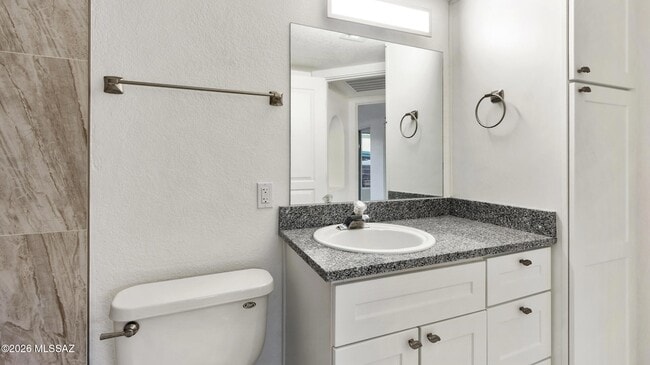 Building Photo - 574 Duchess Dr