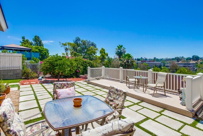 Building Photo - Wonderful SINGLE FAMILY HOME in DEL CERRO