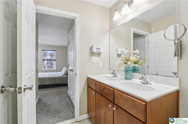 Building Photo - 270 Milkweed Dr