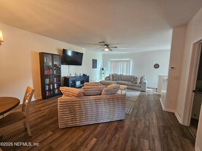 Building Photo - 825 Anastasia Blvd