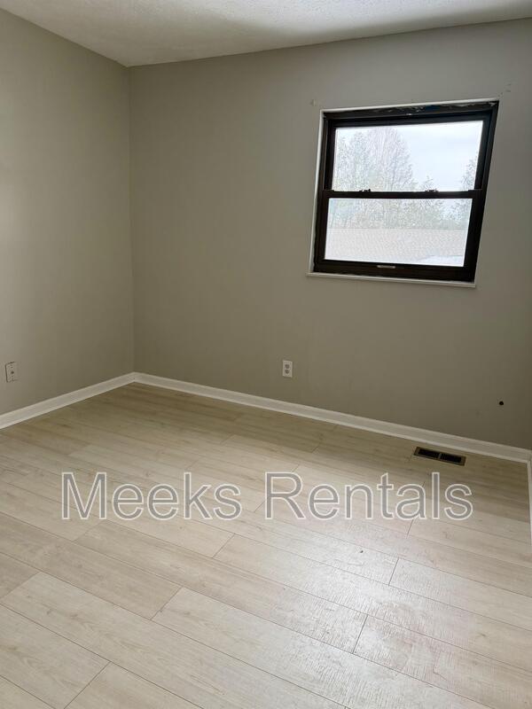 Building Photo - 205 Fairway Gardens Dr