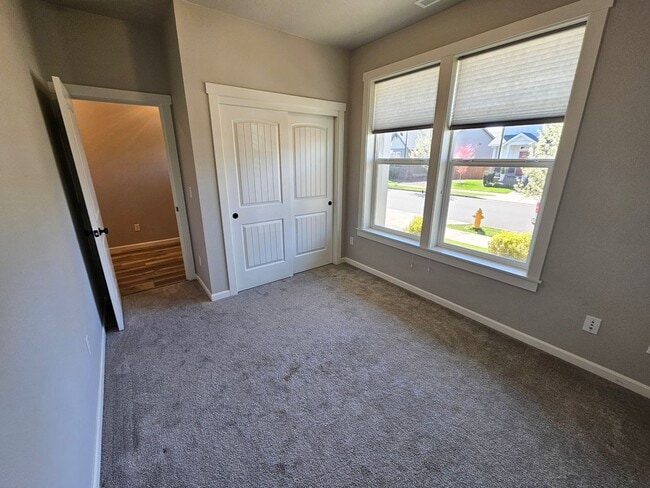 Building Photo - 1400 Dahlia St