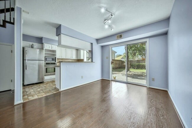 Building Photo - 4137 Ruskin St