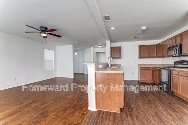 Building Photo - 7544 Lazy Spur Blvd