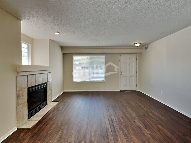 Building Photo - 4060 Orleans St