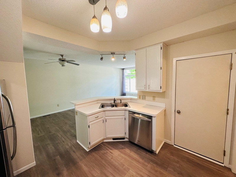 Building Photo - 15313 Greenhaven Ln