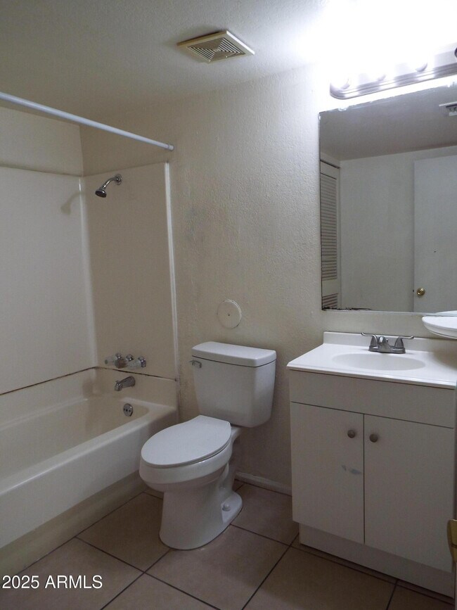 Building Photo - 6713 W Palmaire Ave