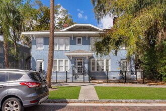 Building Photo - 606 S Park Ave