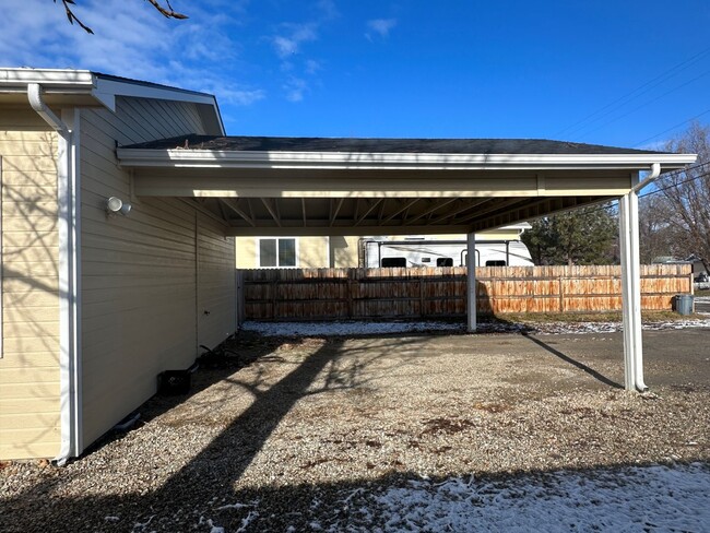 Building Photo - 2-Bedroom In Emmett