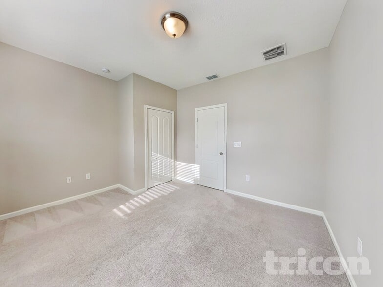 Building Photo - 38 Athens Dr