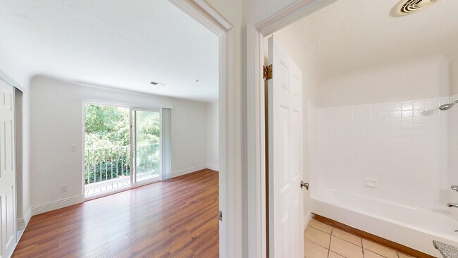 Building Photo - 18239 Happy Ln