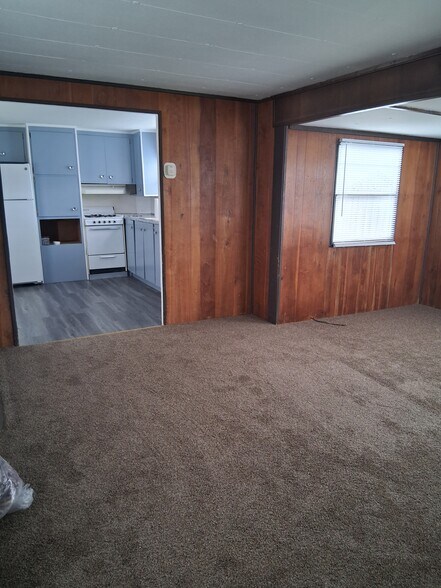 Building Photo - Harrison Estates Mobile Home Community