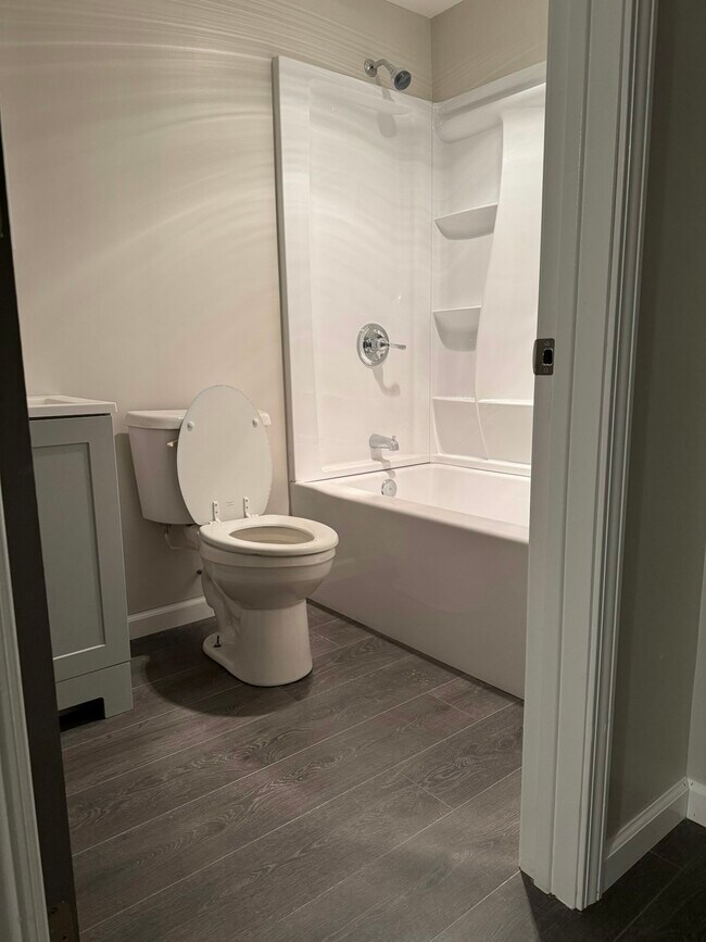 Building Photo - 355 S Main St