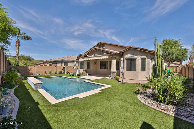 Building Photo - 30870 N 125th Dr
