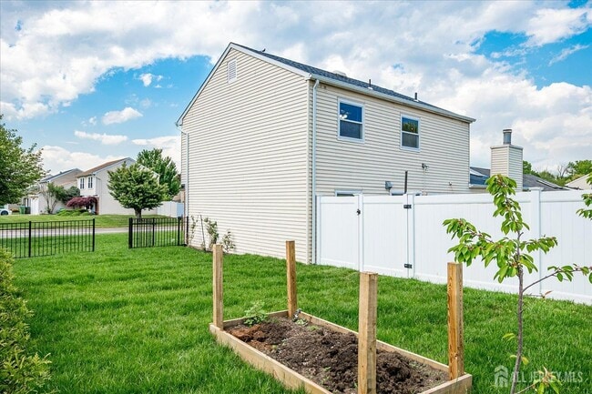 Building Photo - 40 Azalea Dr