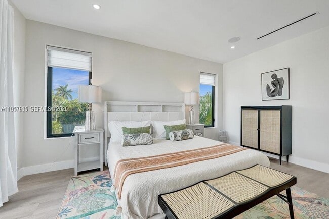 Building Photo - 1101 NE 16th Terrace