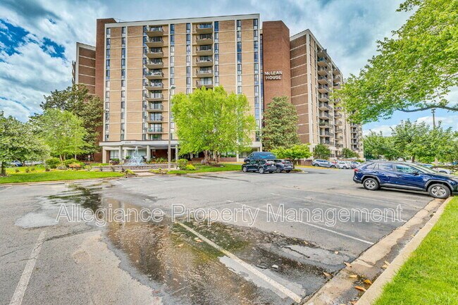 Building Photo - 6800 Fleetwood Rd
