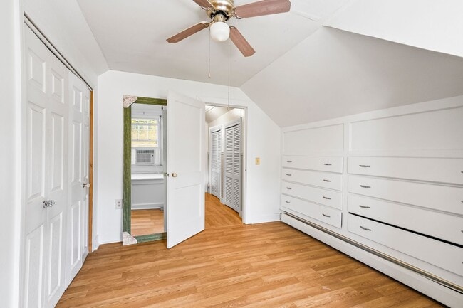 Building Photo - Bright & Comfortable North Providence Sing...