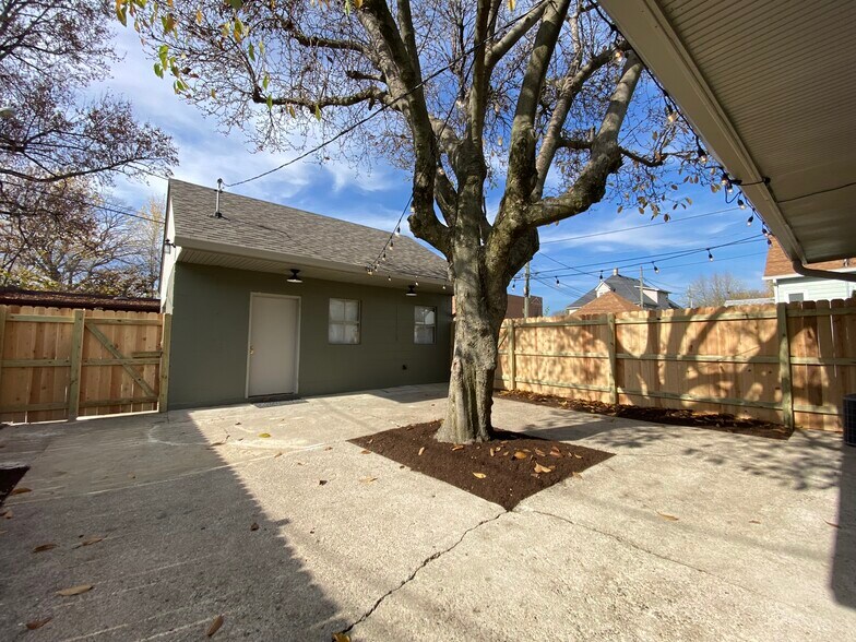 Building Photo - 934 Olive St