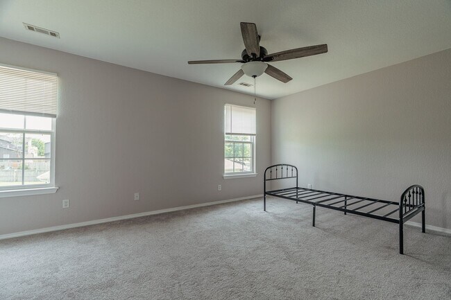 Building Photo - Spacious 3-Bedroom Home in Bentonville’s E...