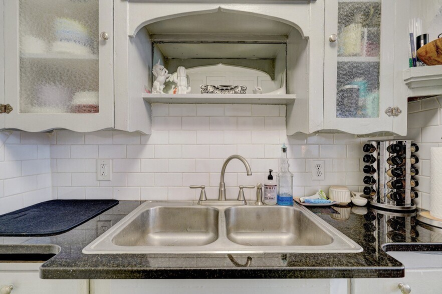 Building Photo - 308 NW 24th St