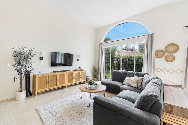 Building Photo - 10650 NW 48th St